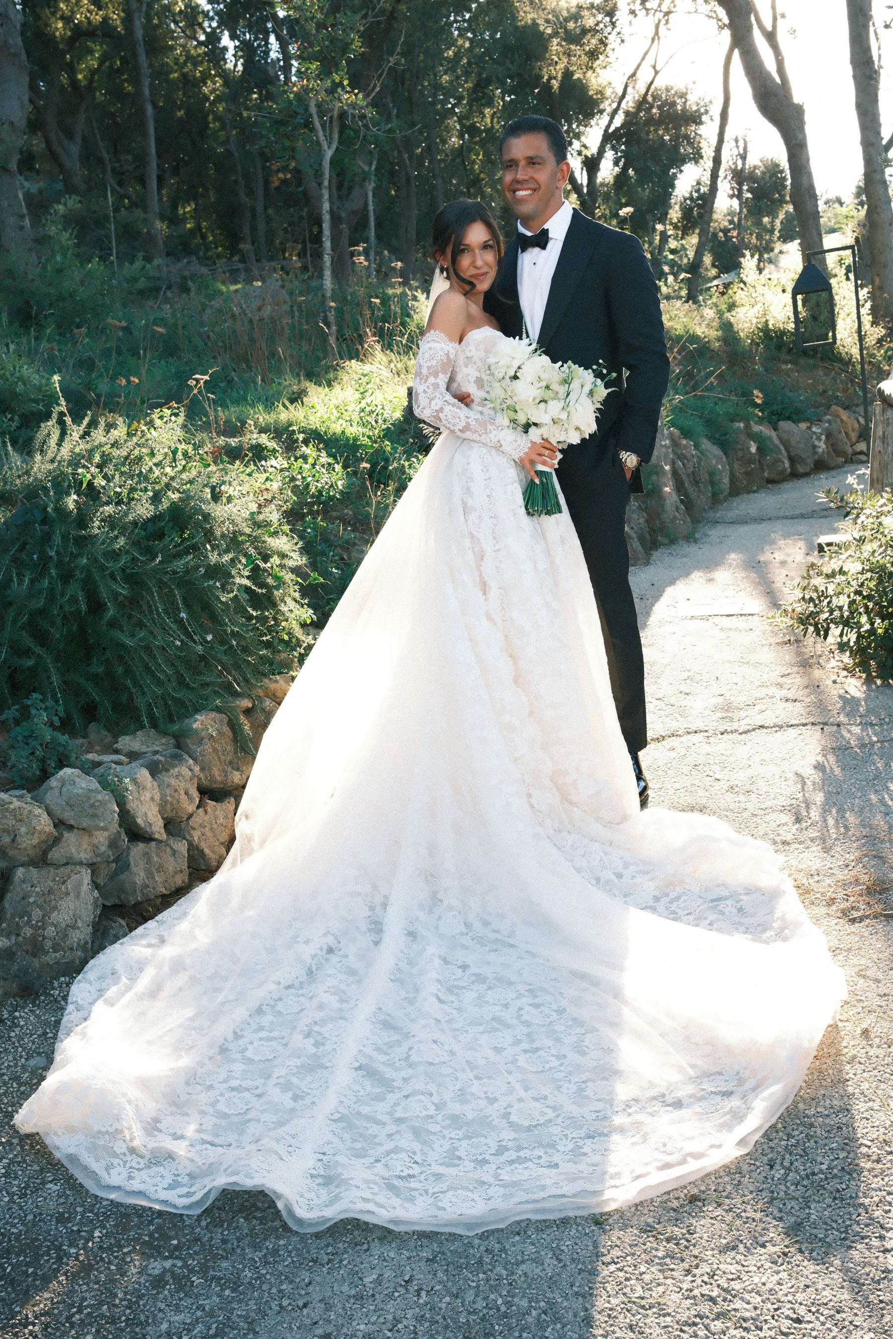 A Train Strike, a Bag of Chips, and a Cloudless Sky: Casey &amp; Anthony's Wedding at Mezzatorre photo