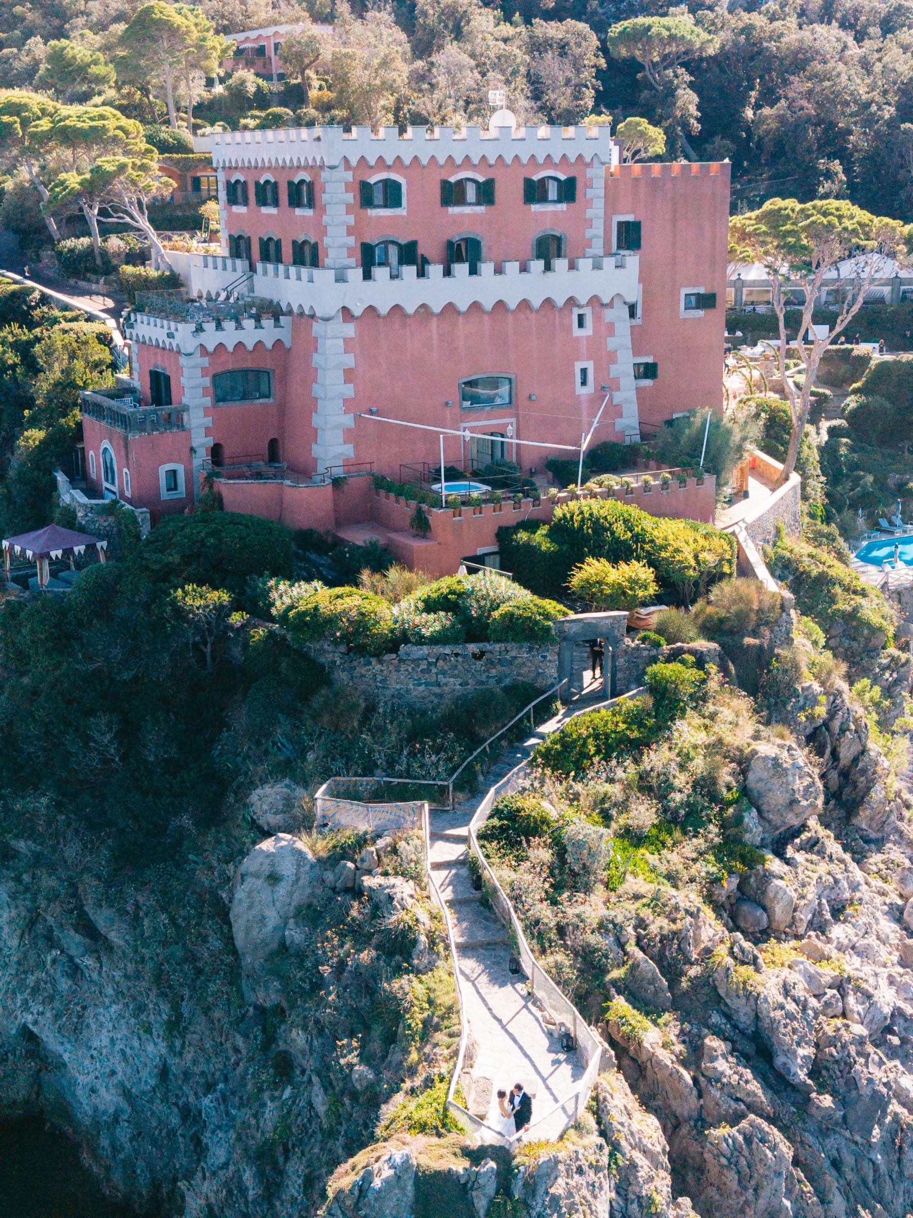 A Train Strike, a Bag of Chips, and a Cloudless Sky: Casey &amp; Anthony's Wedding at Mezzatorre photo