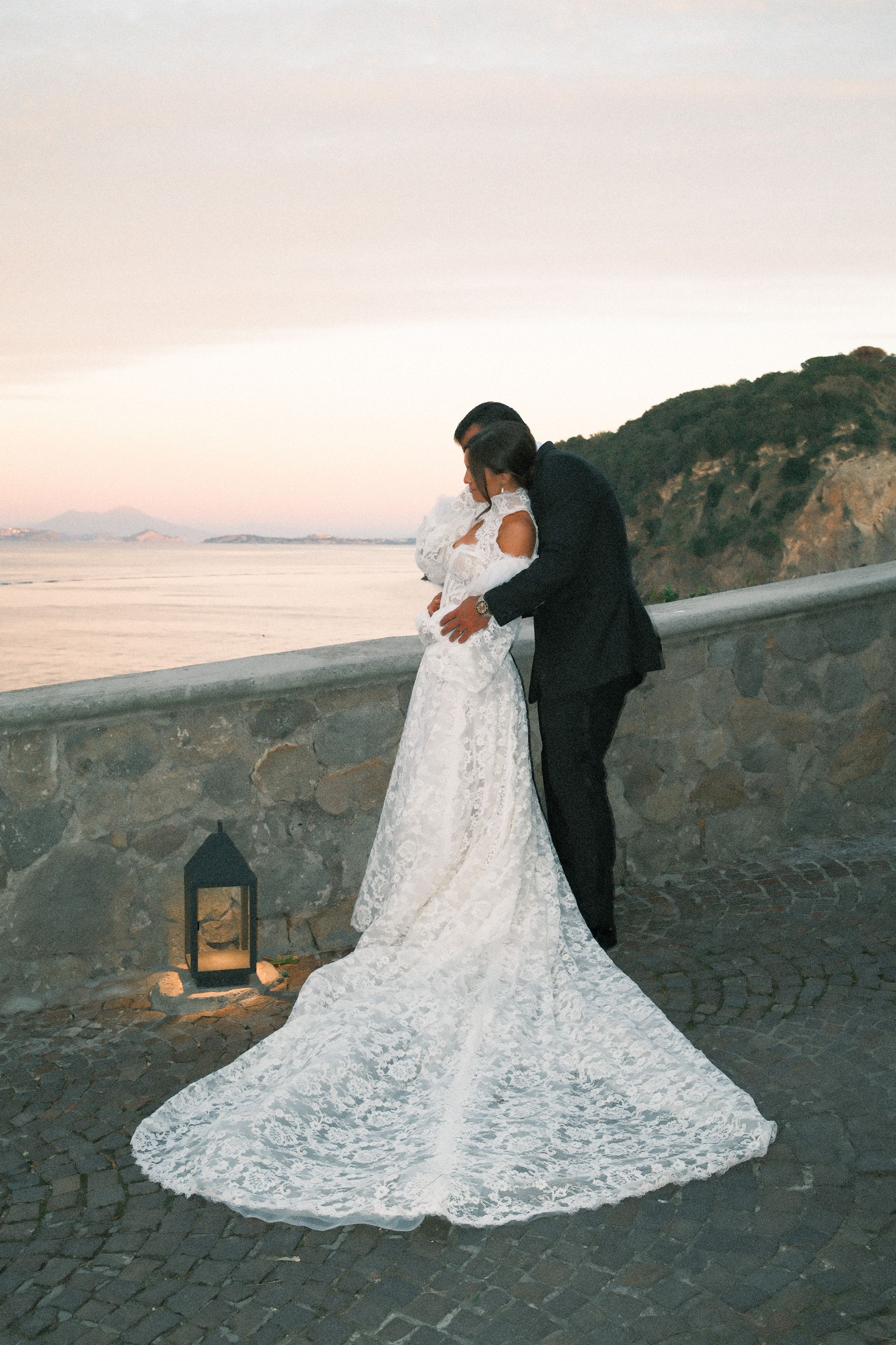 A Train Strike, a Bag of Chips, and a Cloudless Sky: Casey &amp; Anthony's Wedding at Mezzatorre photo