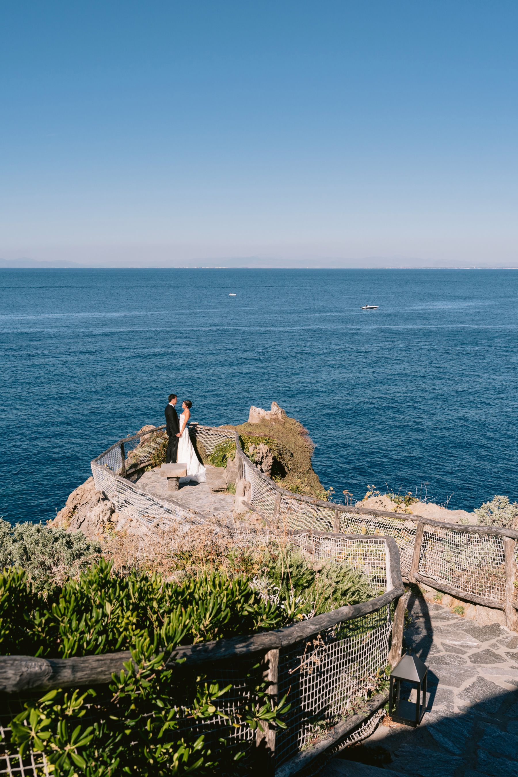 A Train Strike, a Bag of Chips, and a Cloudless Sky: Casey &amp; Anthony's Wedding at Mezzatorre photo