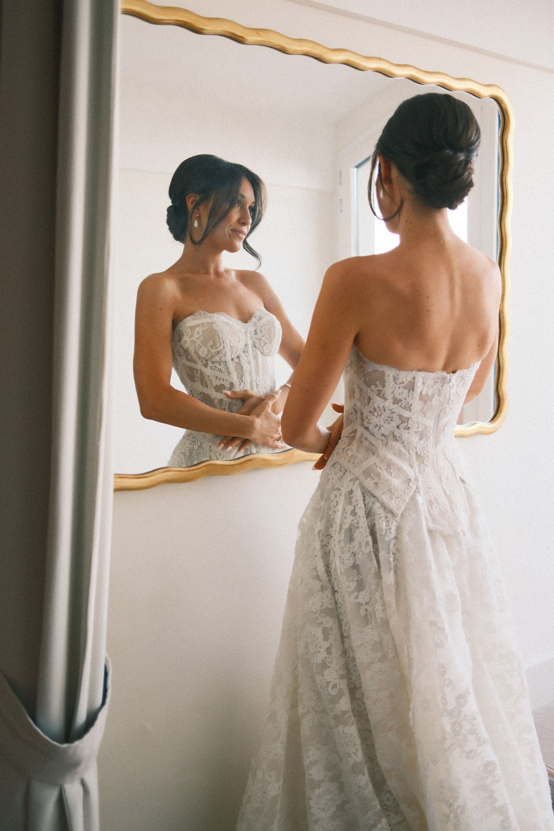 A Train Strike, a Bag of Chips, and a Cloudless Sky: Casey &amp; Anthony's Wedding at Mezzatorre photo