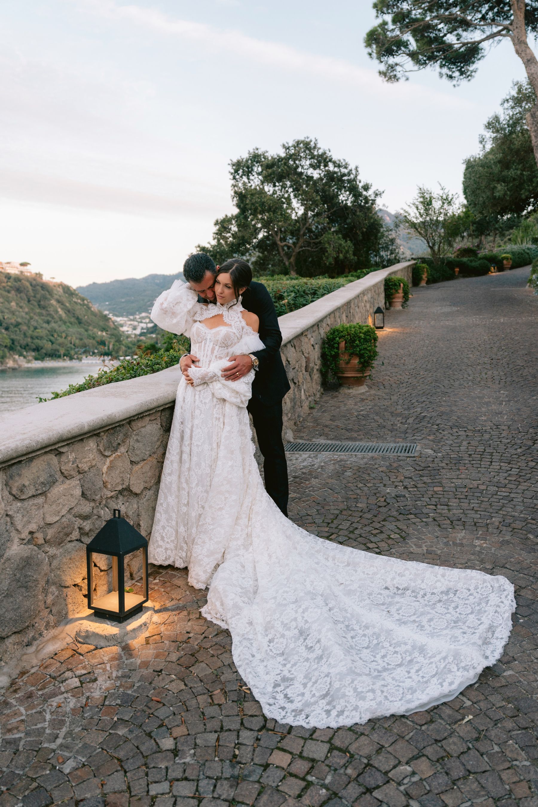A Train Strike, a Bag of Chips, and a Cloudless Sky: Casey &amp; Anthony's Wedding at Mezzatorre photo
