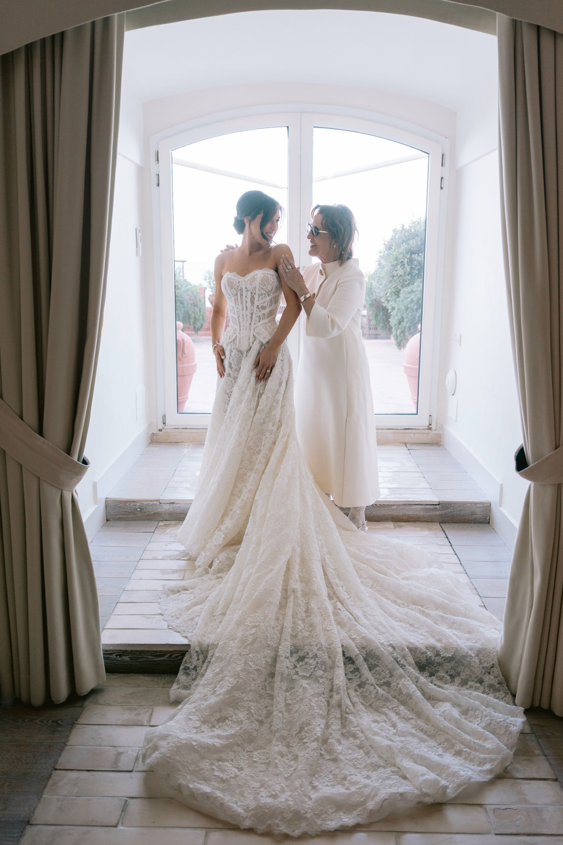 A Train Strike, a Bag of Chips, and a Cloudless Sky: Casey &amp; Anthony's Wedding at Mezzatorre photo