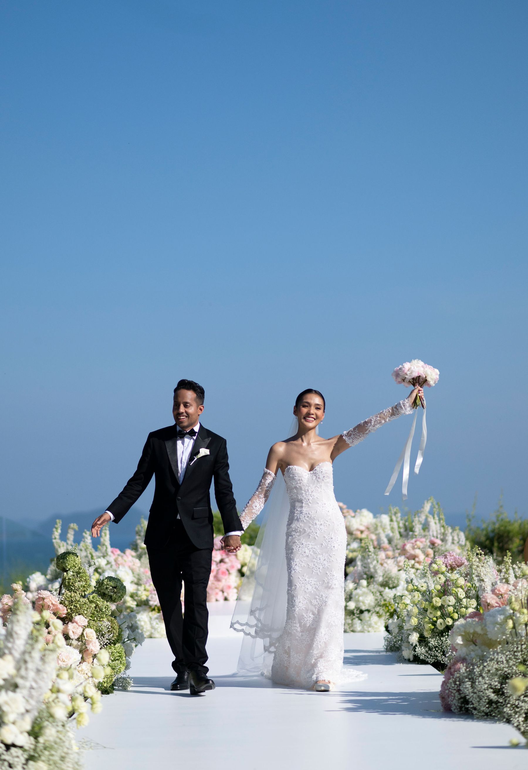 He Took 163 Flights to Get to Her: Kiki &amp; Thavidu's Wedding at COMO Point Yamu, Phuket photo
