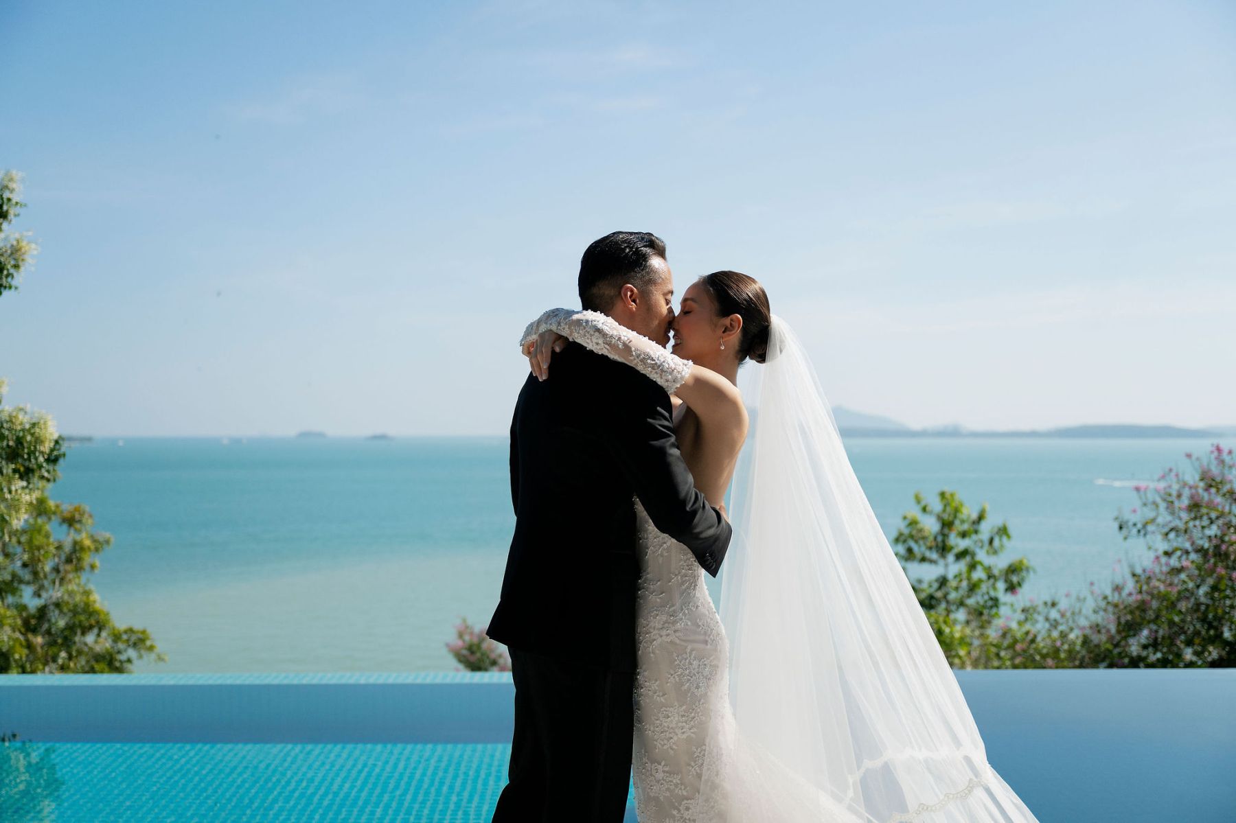 He Took 163 Flights to Get to Her: Kiki &amp; Thavidu's Wedding at COMO Point Yamu, Phuket photo