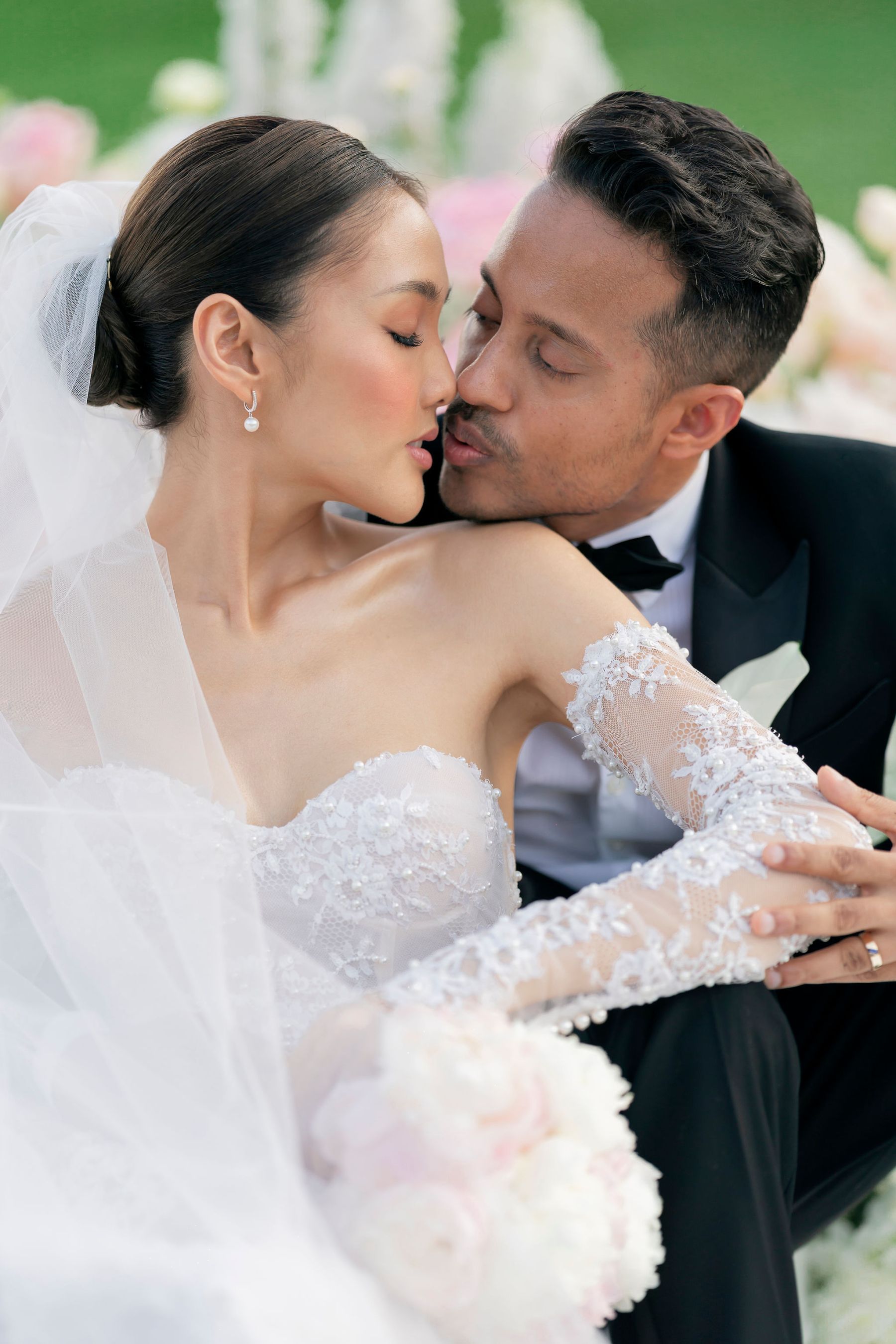 He Took 163 Flights to Get to Her: Kiki &amp; Thavidu's Wedding at COMO Point Yamu, Phuket photo