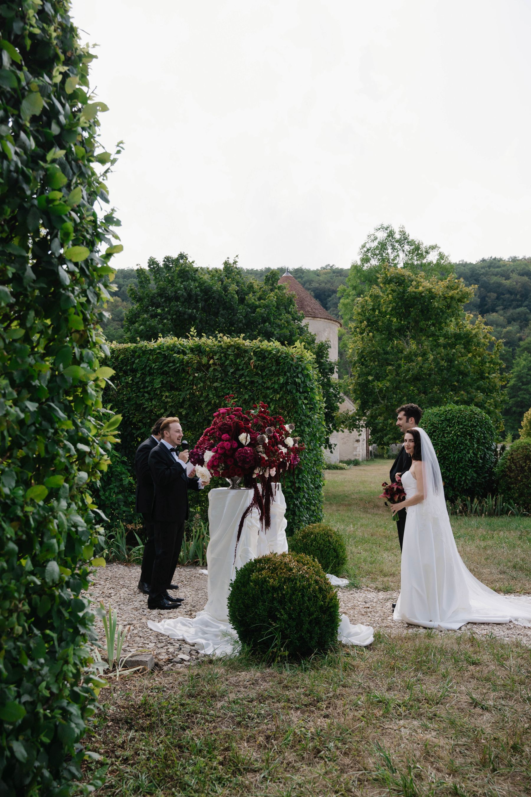 Look at Me, I Have Something to Ask You: Léanne &amp; Louis's Wedding at a Burgundy Abbey photo