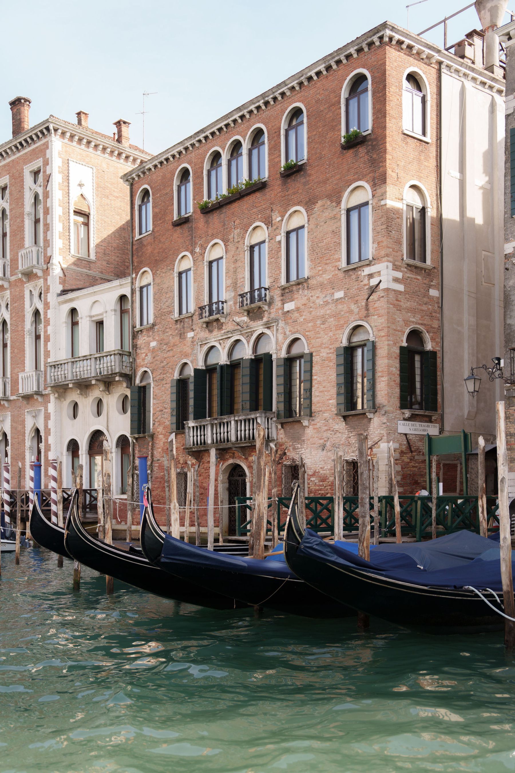 A Modern Venetian Ball: Claire &amp; Arthur's Wedding at Palazzo Pisani Moretta photo