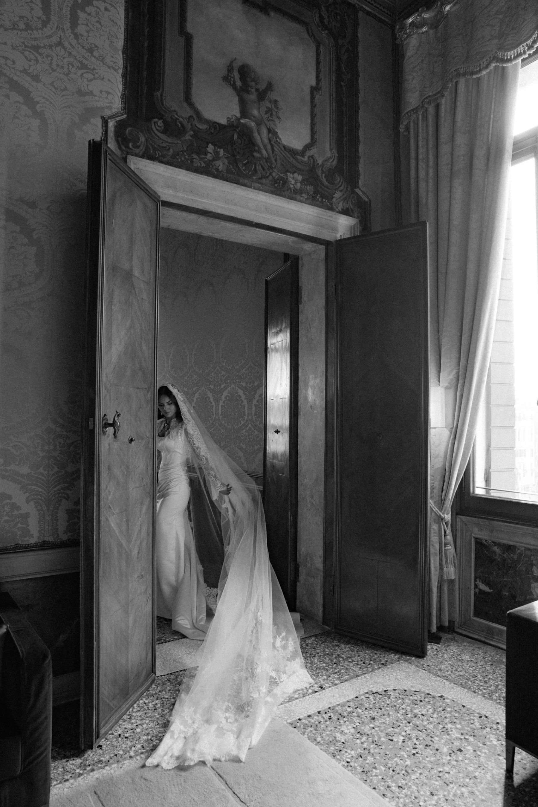 A Modern Venetian Ball: Claire &amp; Arthur's Wedding at Palazzo Pisani Moretta photo