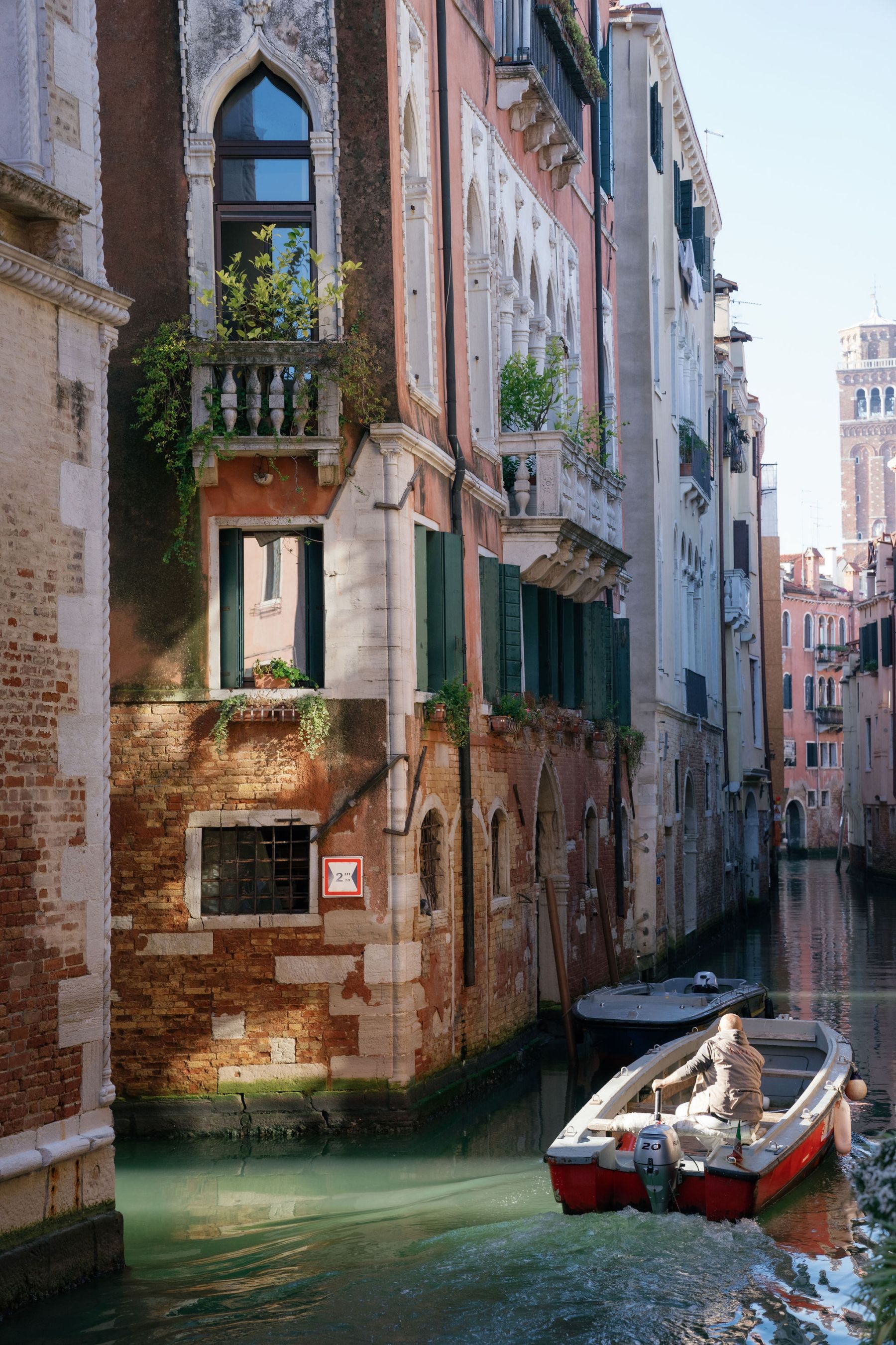A Modern Venetian Ball: Claire &amp; Arthur's Wedding at Palazzo Pisani Moretta photo
