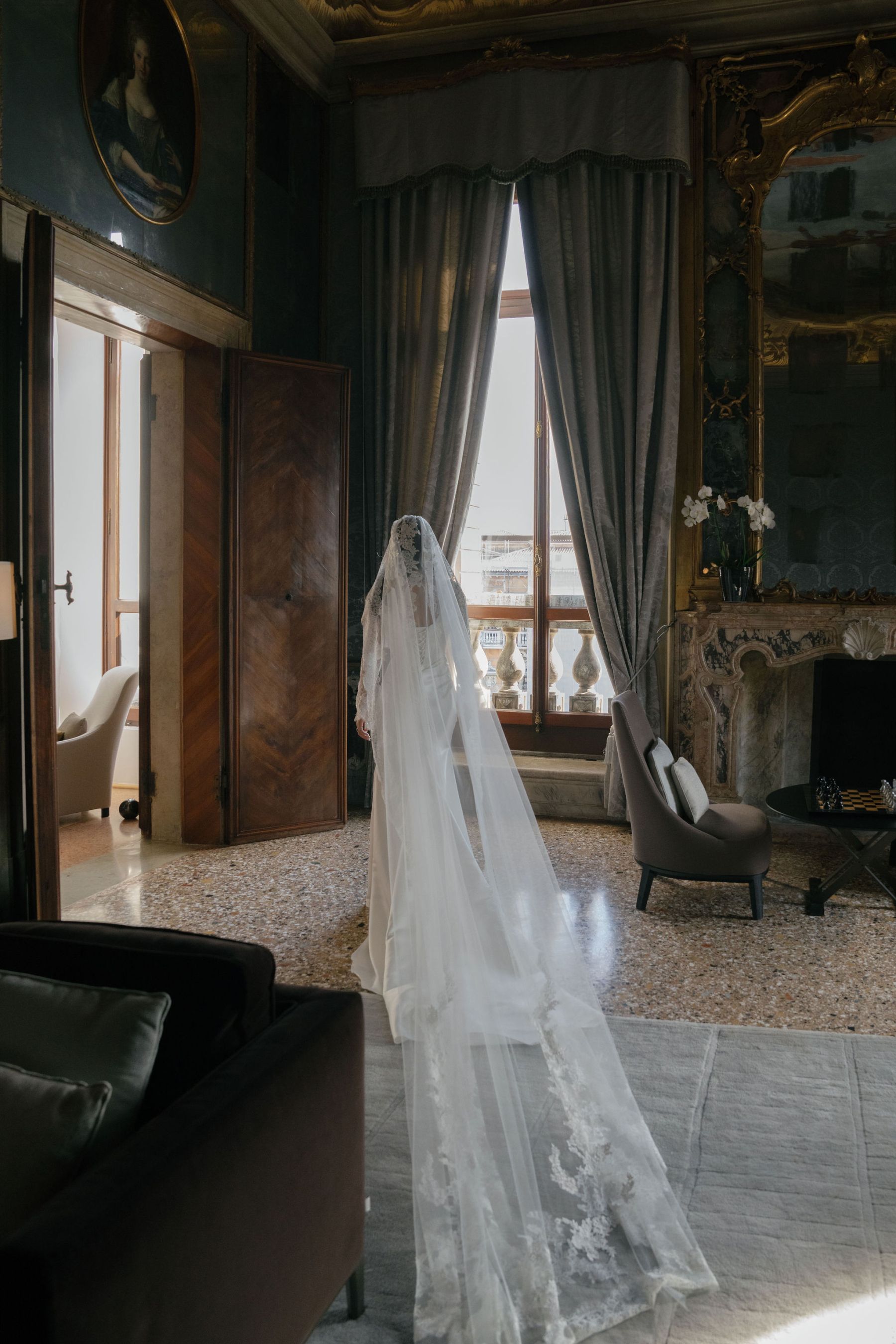 A Modern Venetian Ball: Claire &amp; Arthur's Wedding at Palazzo Pisani Moretta photo