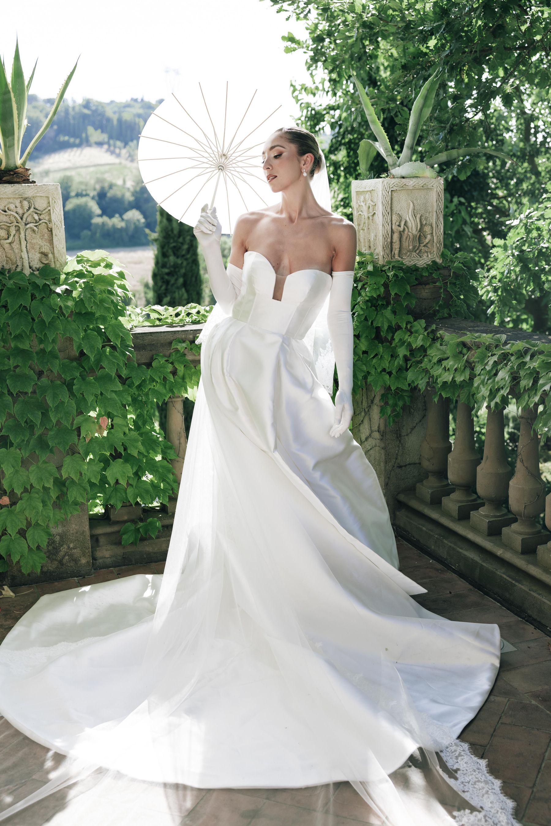 They Wrote Down Their Dream Venue Separately - Both Said Tuscany: Lindsey &amp; Lewis's Wedding at Tenuta Corbinaia photo