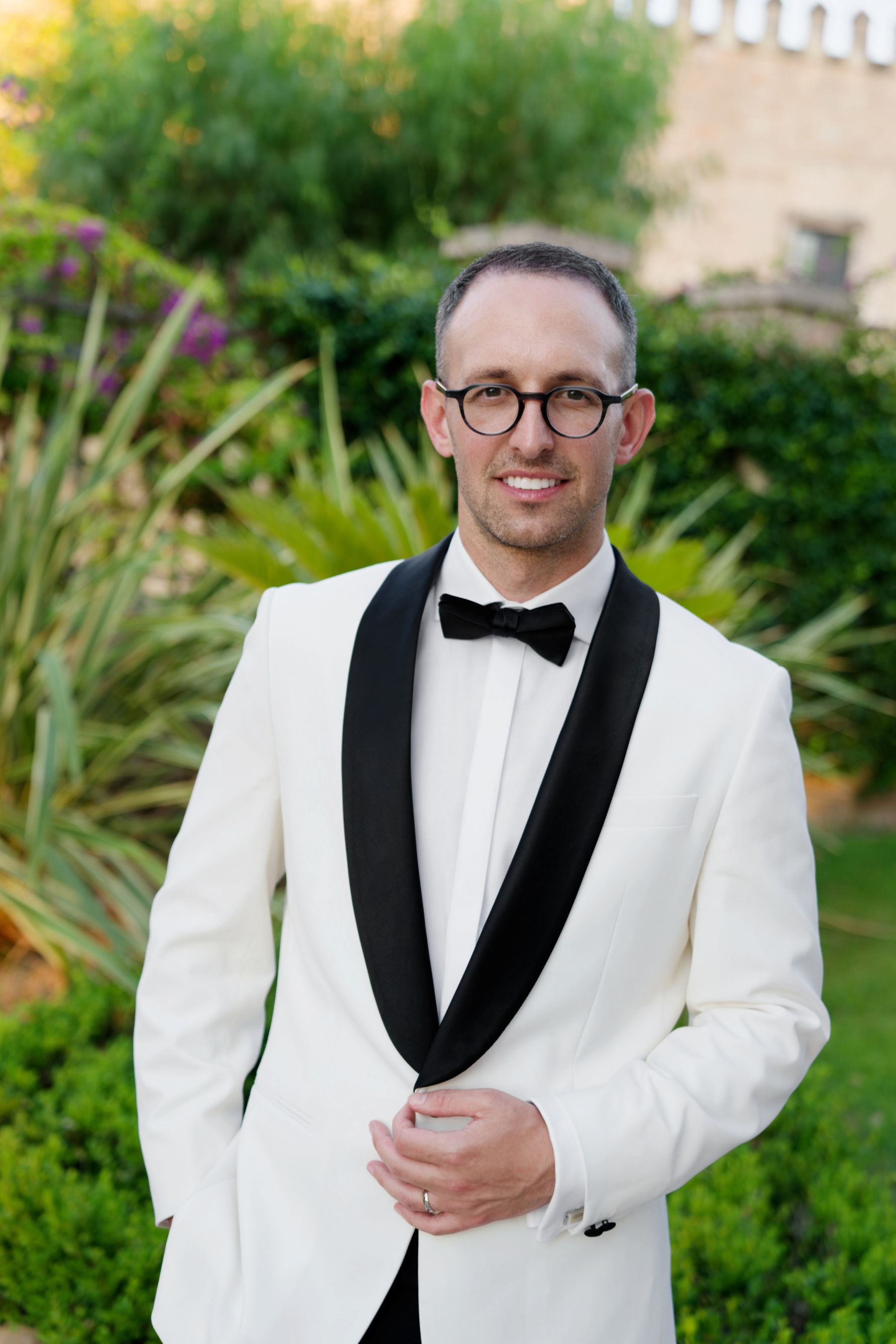 Timeless Elegance and a Surprise Opera Singer: Hana &amp; Benjamin's Wedding in Puglia photo