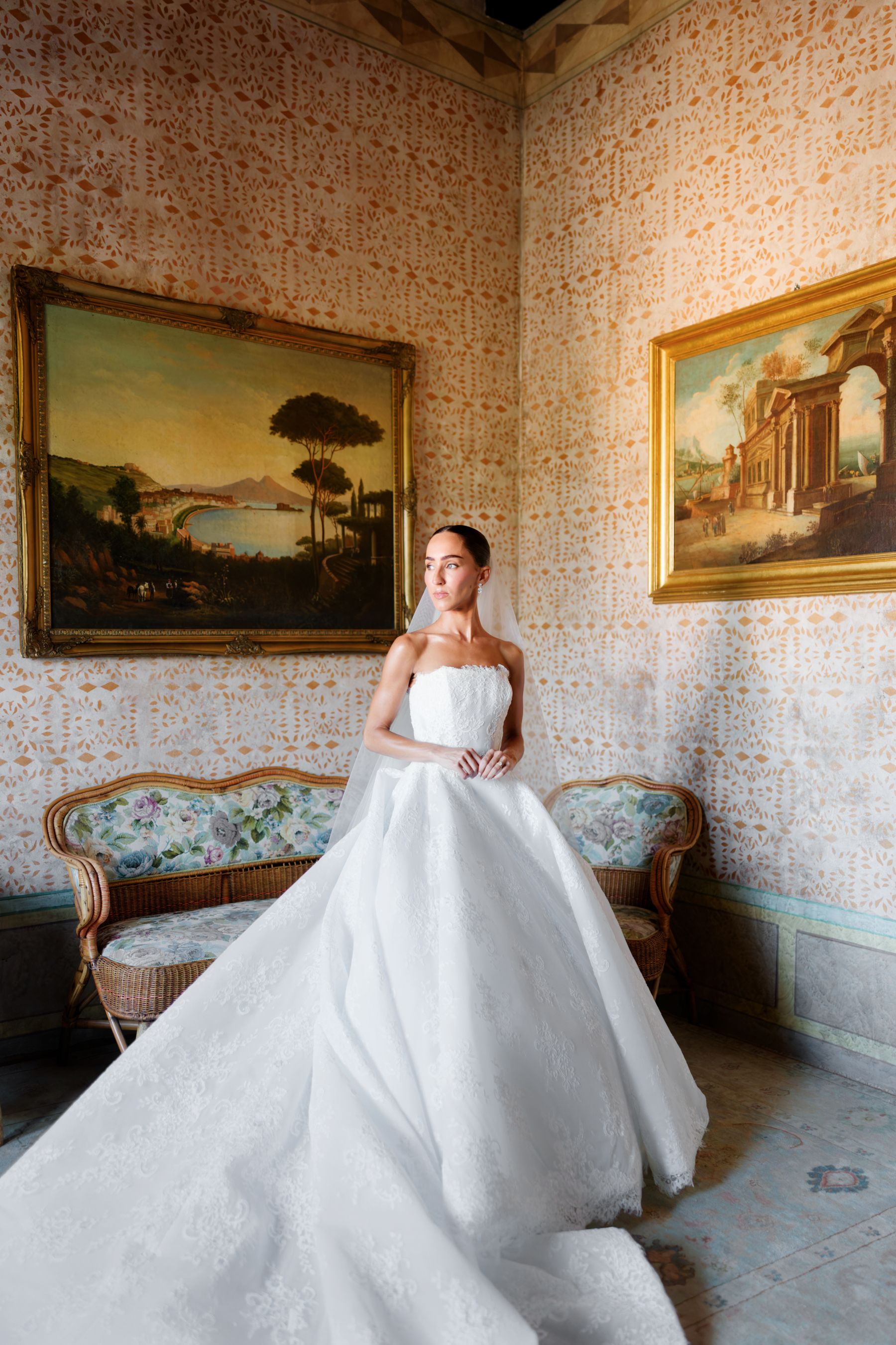 Timeless Elegance and a Surprise Opera Singer: Hana &amp; Benjamin's Wedding in Puglia photo
