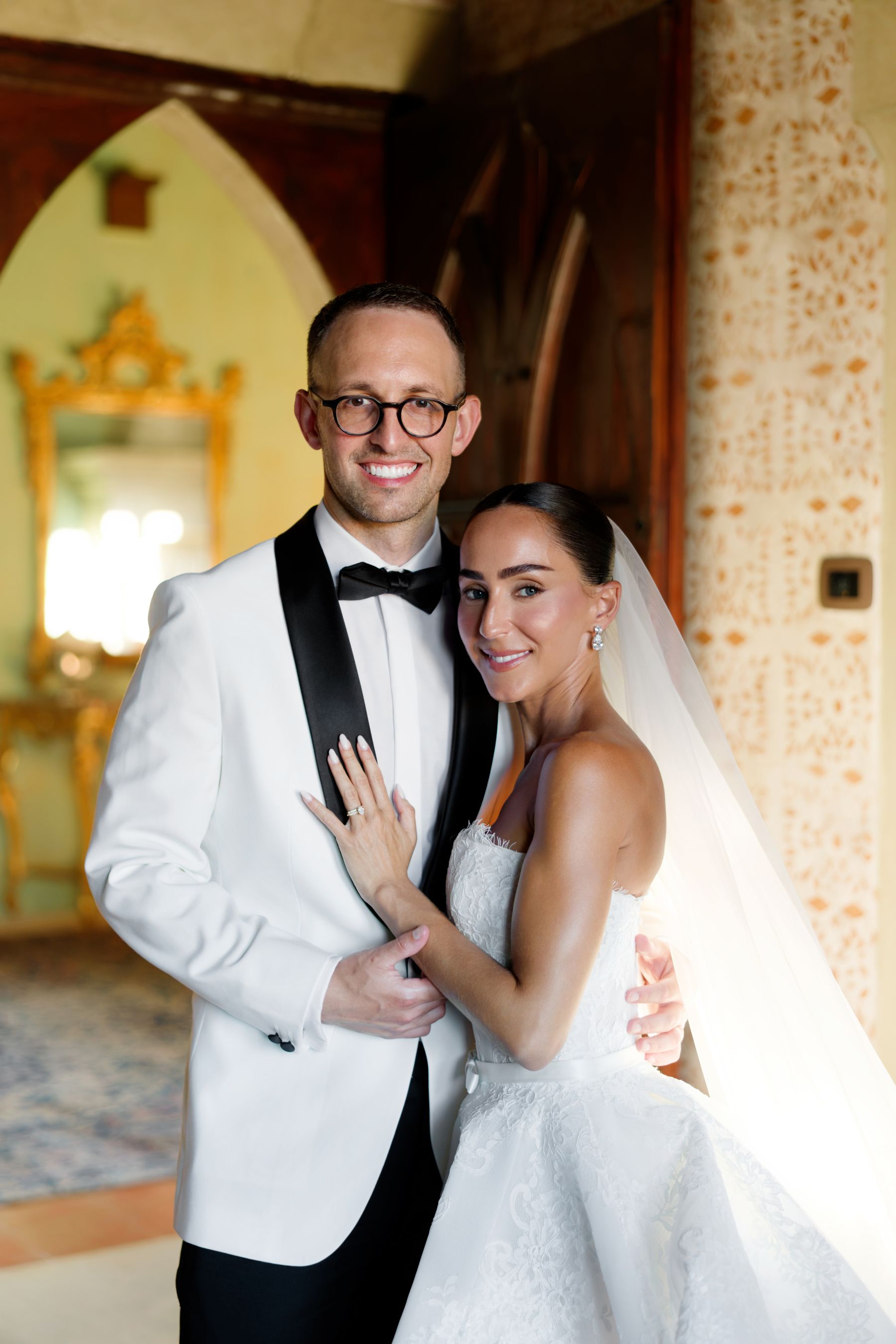 Timeless Elegance and a Surprise Opera Singer: Hana &amp; Benjamin's Wedding in Puglia photo