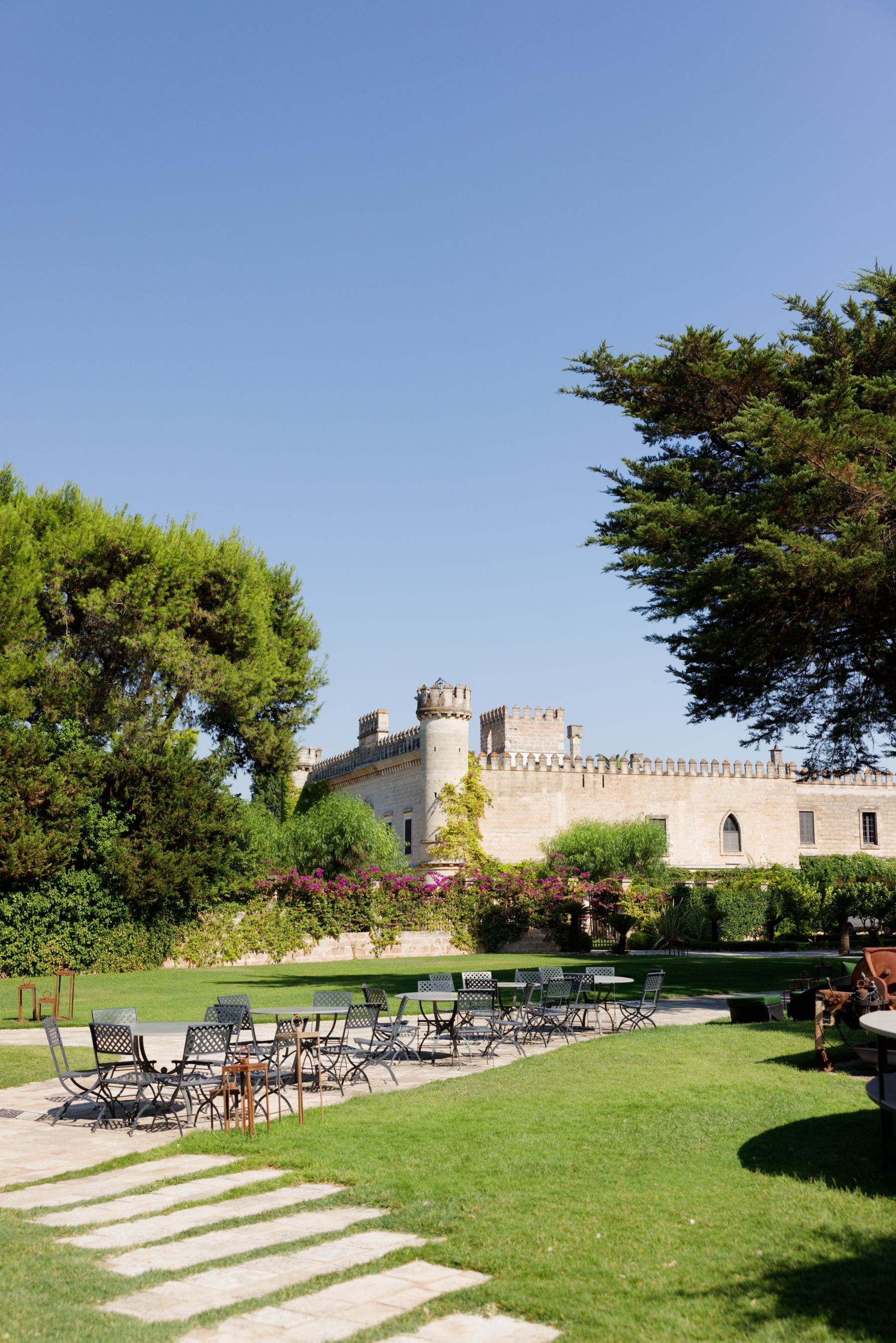 Timeless Elegance and a Surprise Opera Singer: Hana &amp; Benjamin's Wedding in Puglia photo