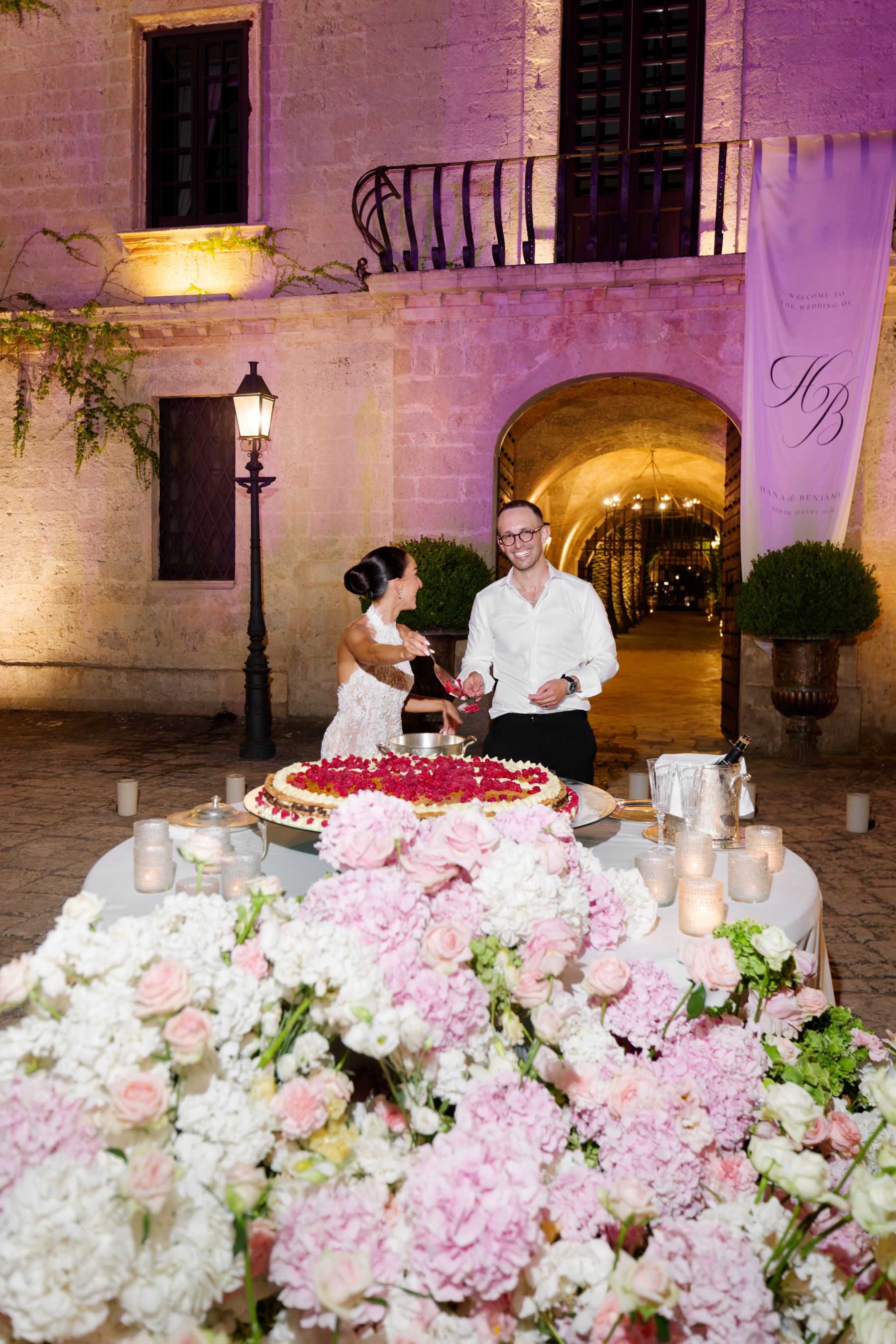 Timeless Elegance and a Surprise Opera Singer: Hana &amp; Benjamin's Wedding in Puglia photo