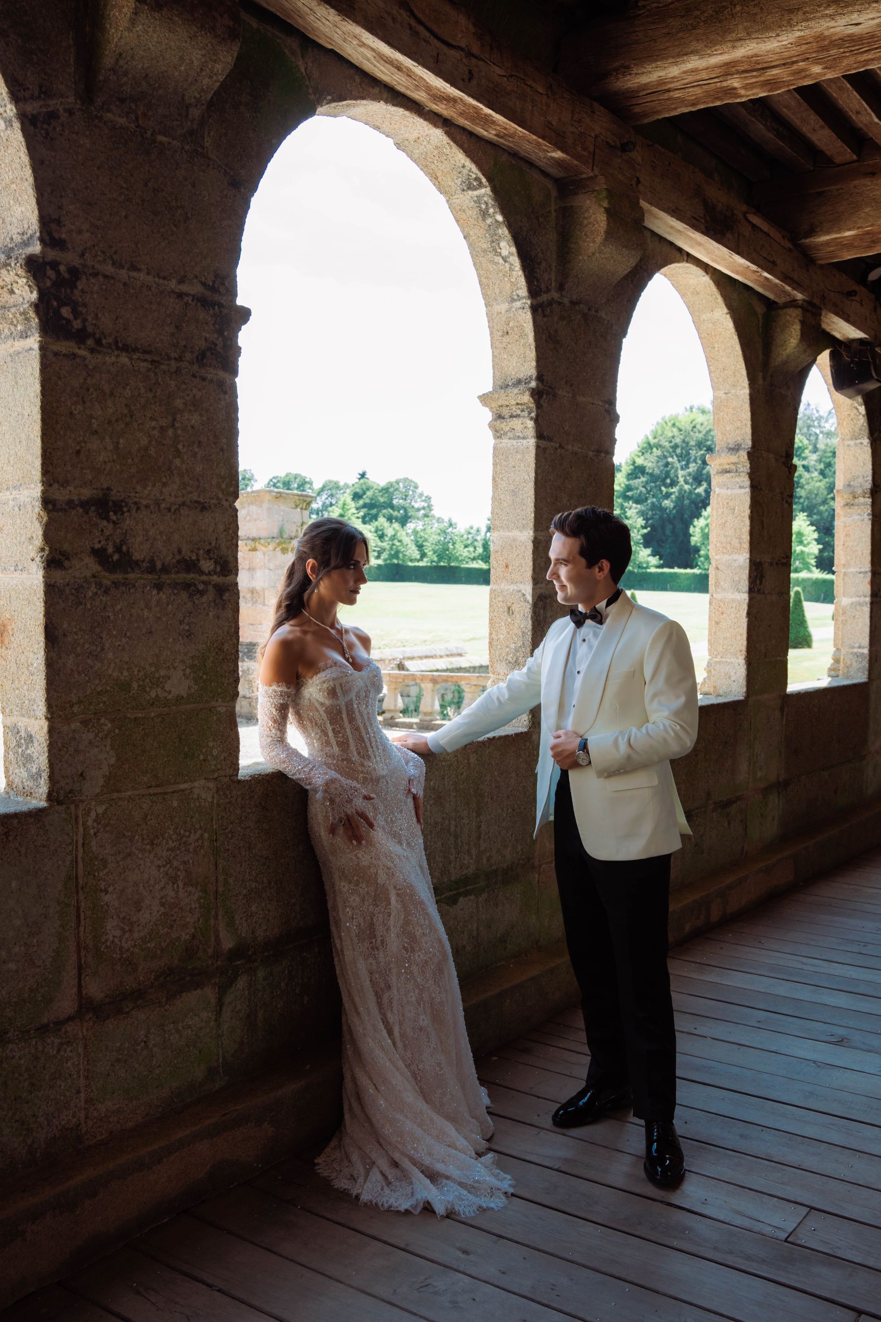 35 Countries, Four Cats and One Medieval Château: Şeyma &amp; Valérian's Wedding at Château du Rocher Portail photo