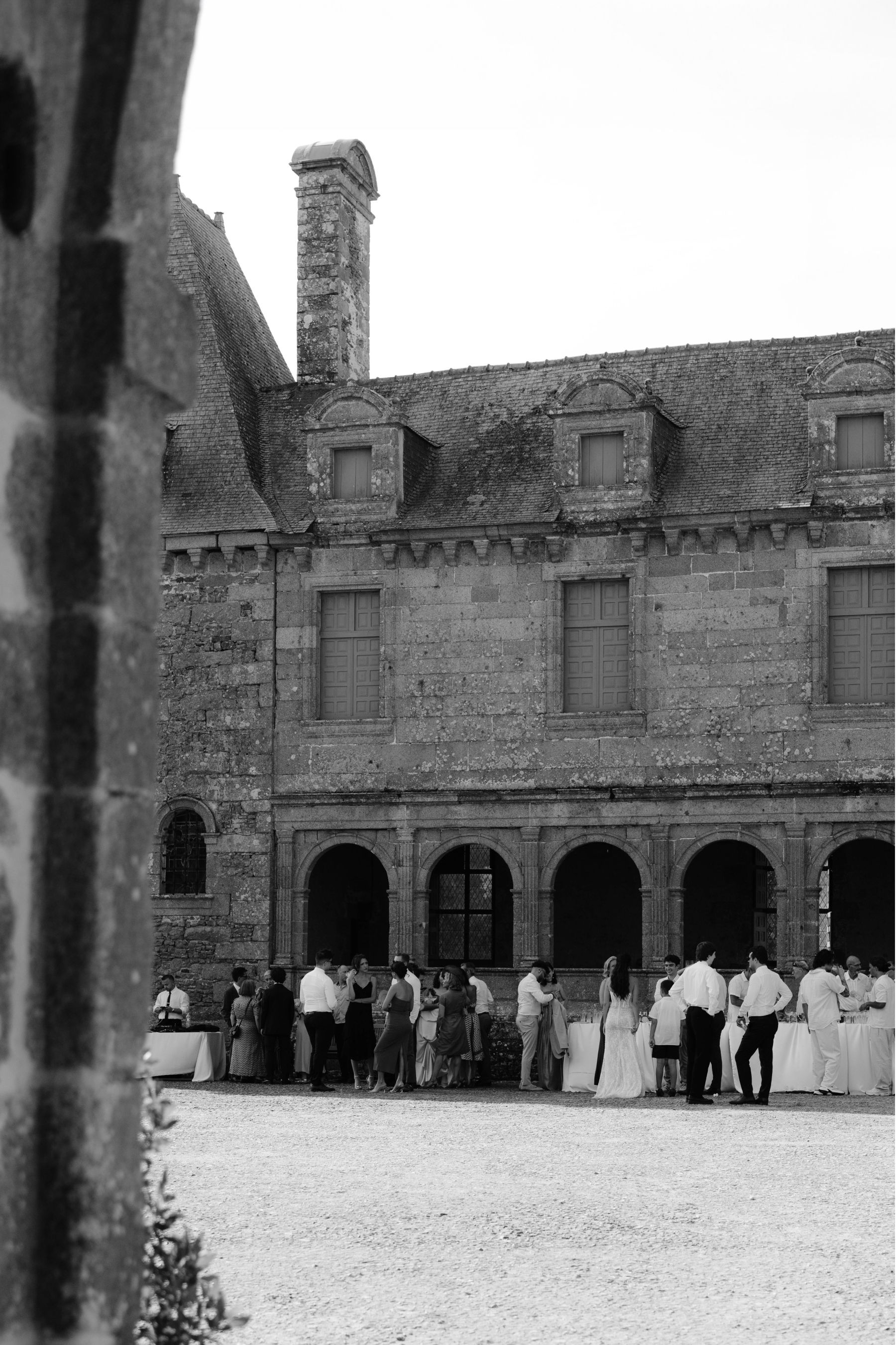 35 Countries, Four Cats and One Medieval Château: Şeyma &amp; Valérian's Wedding at Château du Rocher Portail photo