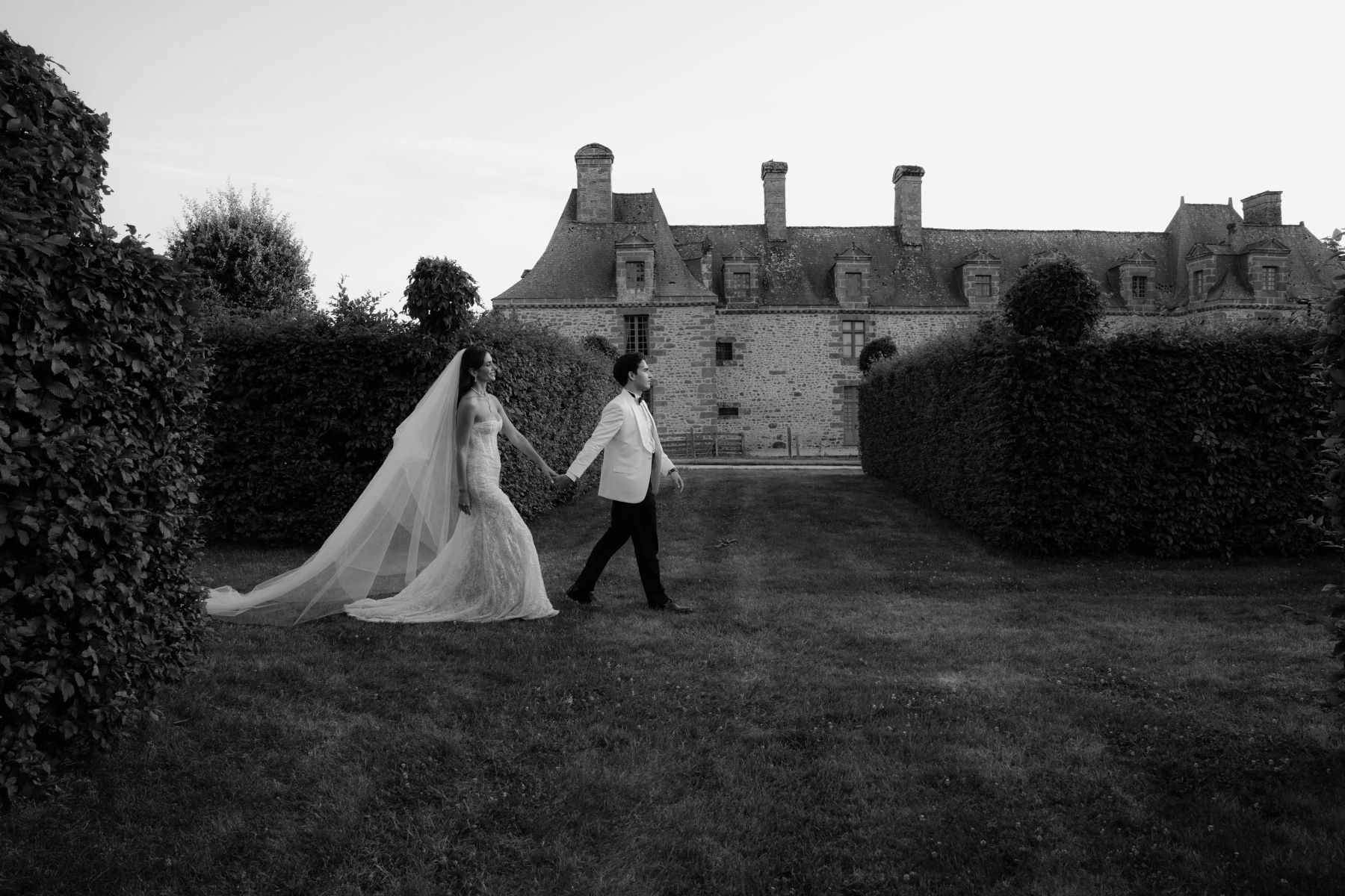 35 Countries, Four Cats and One Medieval Château: Şeyma &amp; Valérian's Wedding at Château du Rocher Portail photo