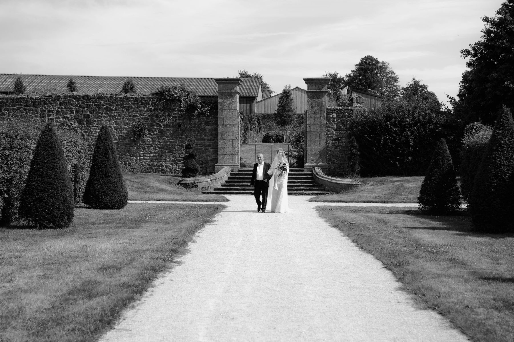 35 Countries, Four Cats and One Medieval Château: Şeyma &amp; Valérian's Wedding at Château du Rocher Portail photo