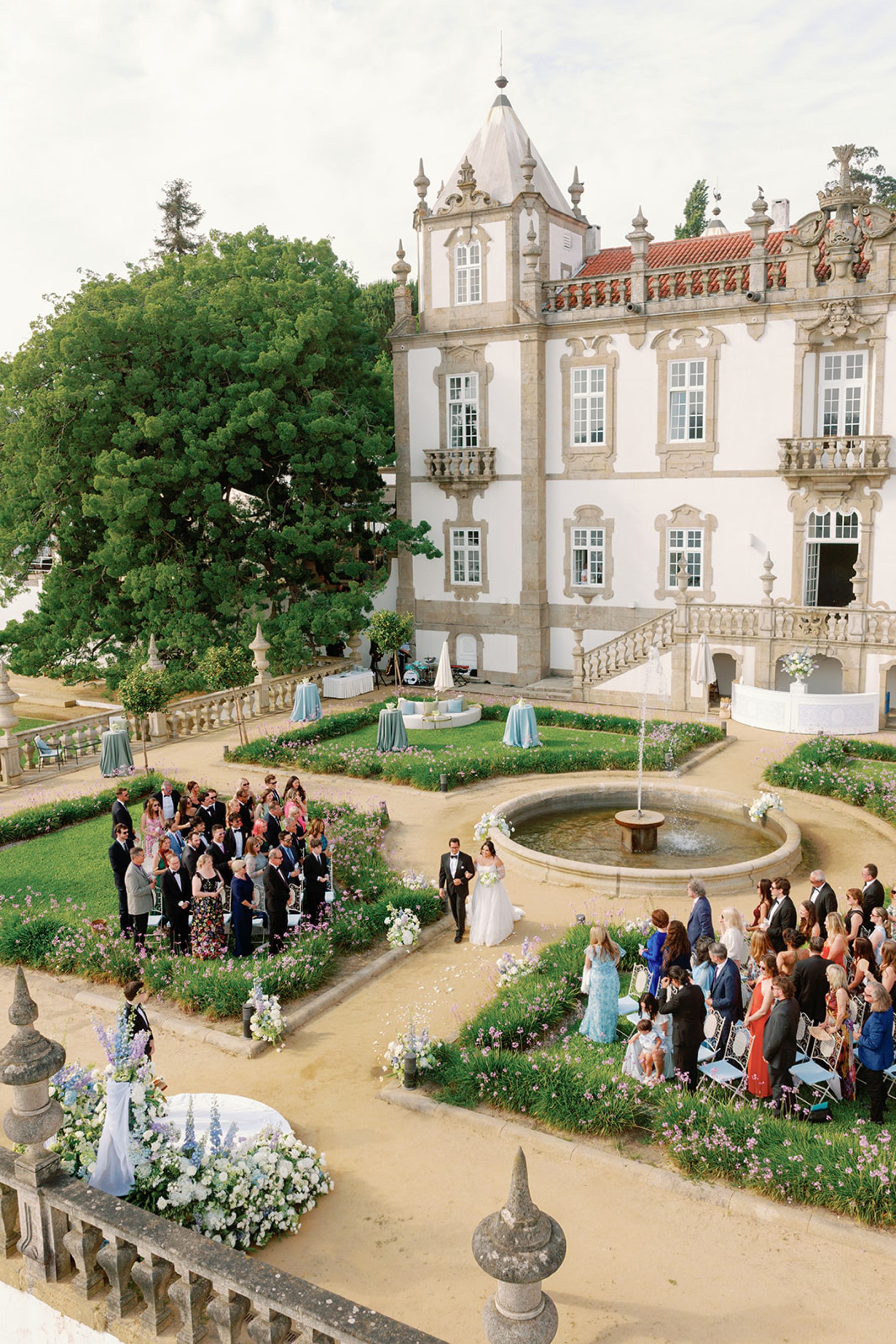 No Cake, All Fireworks: Hannah &amp; James's Wedding at Pestana Palácio do Freixo photo