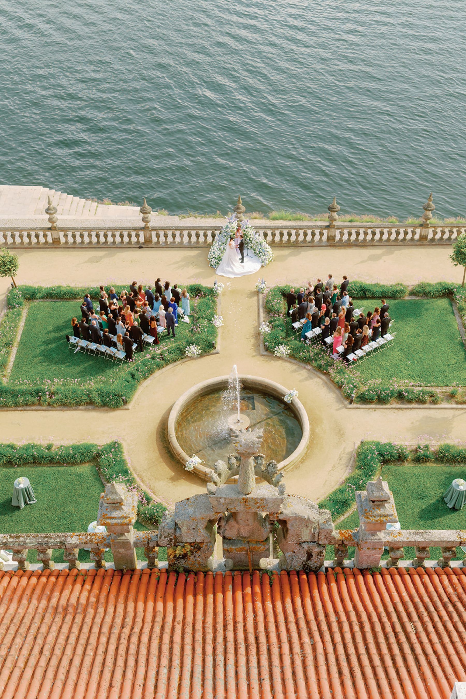 No Cake, All Fireworks: Hannah &amp; James's Wedding at Pestana Palácio do Freixo photo