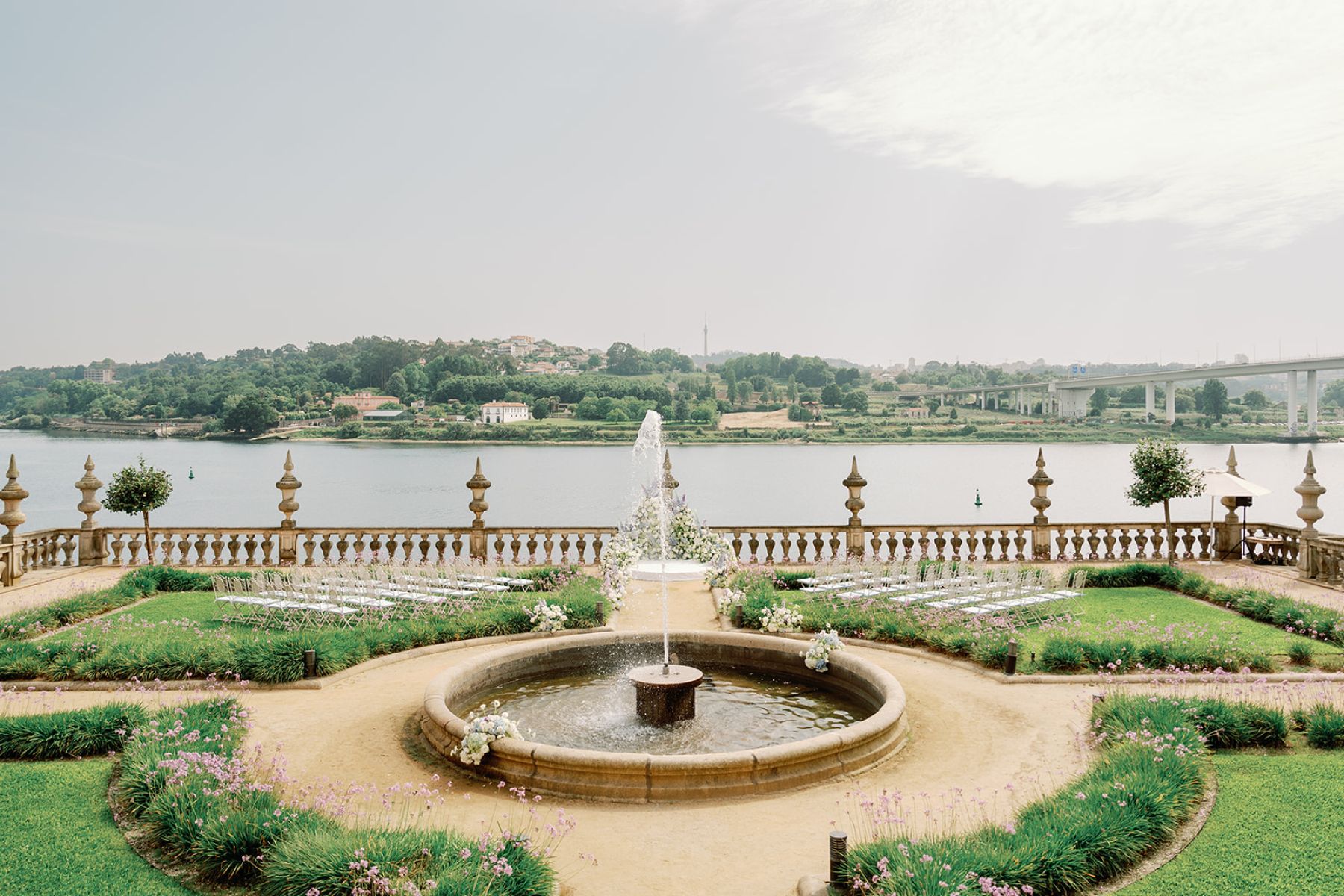 No Cake, All Fireworks: Hannah &amp; James's Wedding at Pestana Palácio do Freixo photo