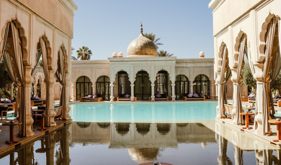 Palais Namaskar