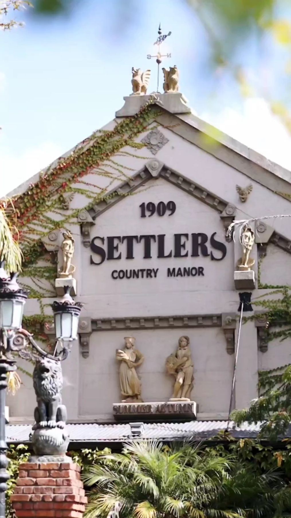 Settlers Country Manor