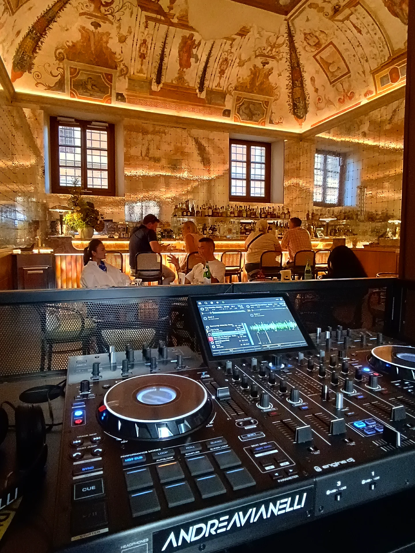 Andrea Vianelli | International Luxury DJ DJ photo