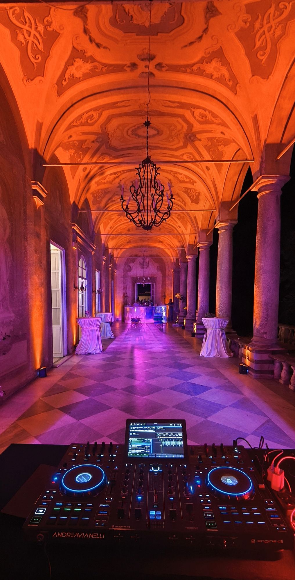 Andrea Vianelli | International Luxury & DJ photo