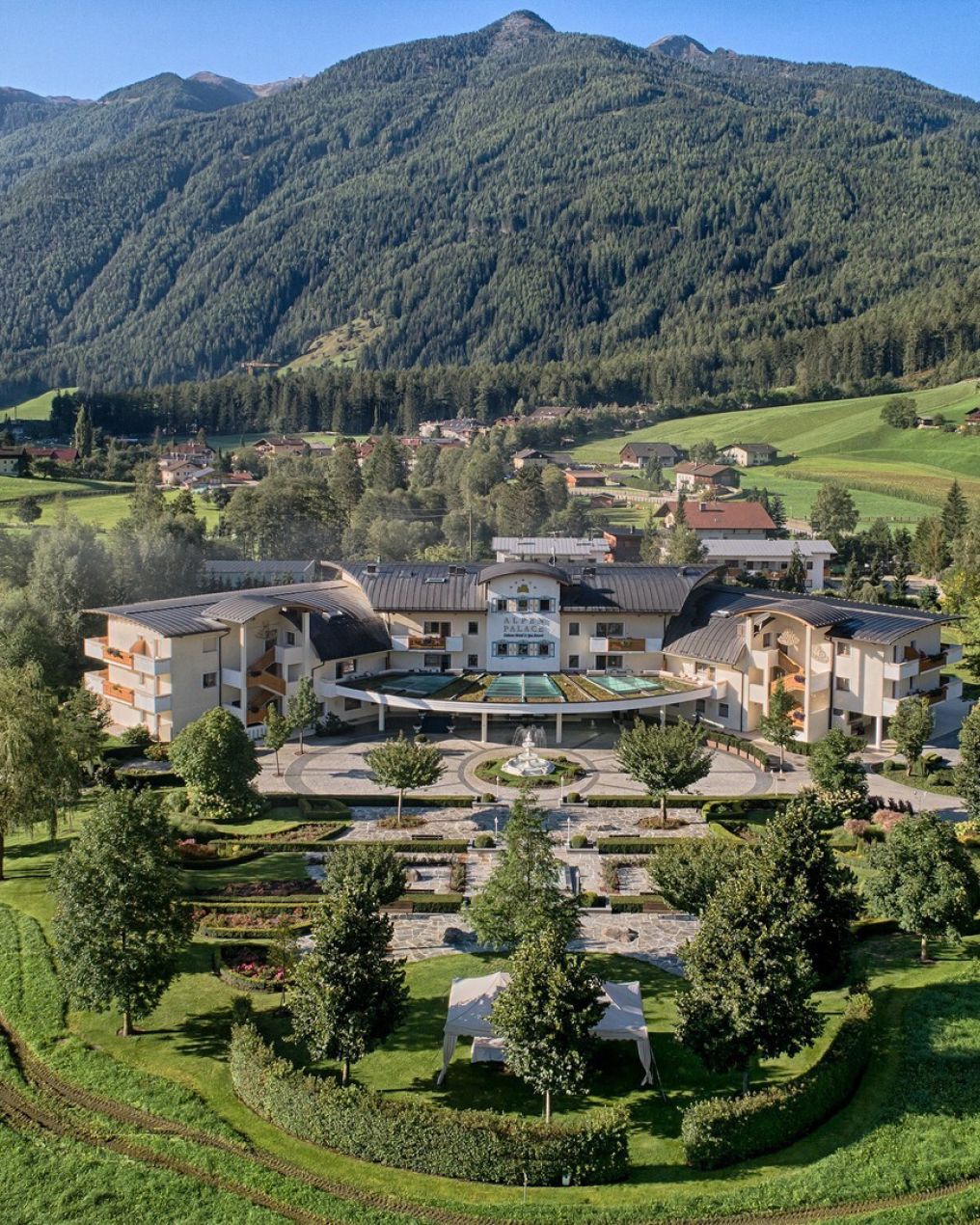 Alpenpalace Luxury Hideaway & Spa Retreat
