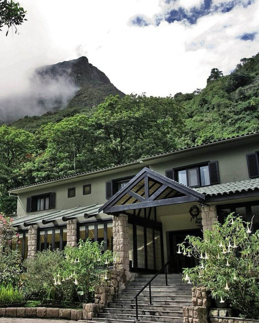 Sanctuary Lodge, A Belmond Hotel