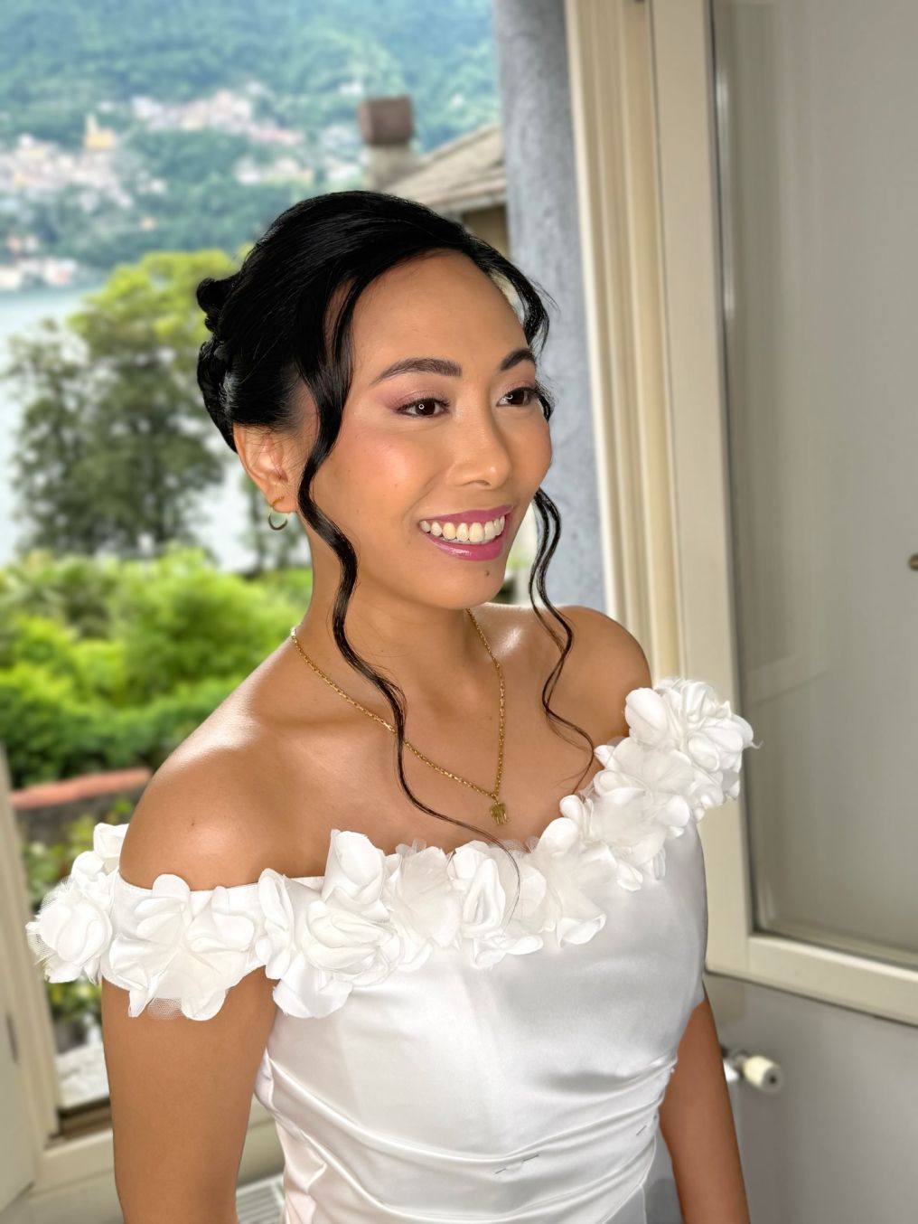 Alaisa Makeup Studio Makeup Artist photo