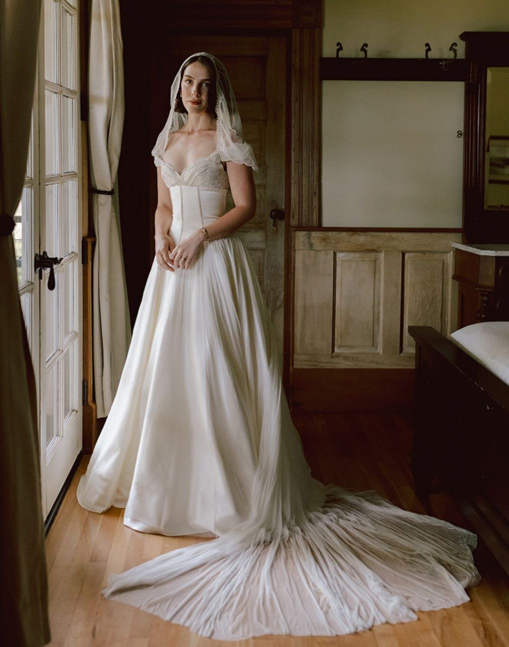 CINQ Bridal Salon photo