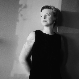 Eliana Plotskaya Photographer